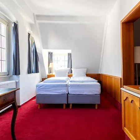 Zum Ritter St Georg - Oldest Residential Building In Since 1592 Hotel