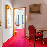 Zum Ritter St Georg - Oldest Residential Building In Since 1592 하이델베르크