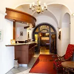 Zum Ritter St Georg - Oldest Residential Building In Since 1592
