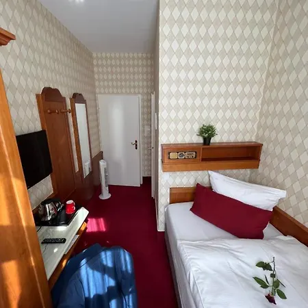 Zum Ritter St. Georg Szálloda 4*