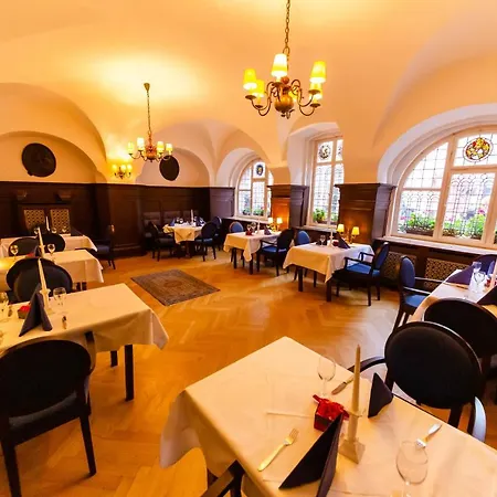 Szálloda Zum Ritter St. Georg 4*