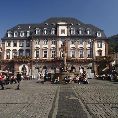 Zum Ritter St Georg - Oldest Residential Building In Since 1592 מלון