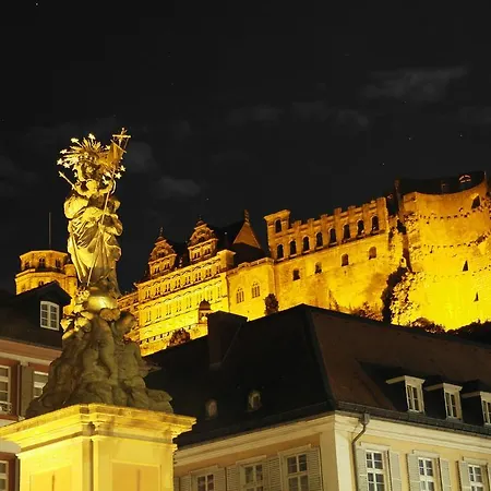 Zum Ritter St Georg - Oldest Residential Building In Since 1592 מלון