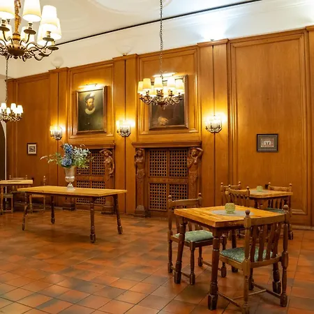 מלון Zum Ritter St Georg - Oldest Residential Building In Since 1592 היידלברג