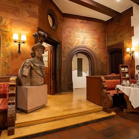 Zum Ritter St Georg - Oldest Residential Building In Since 1592 היידלברג