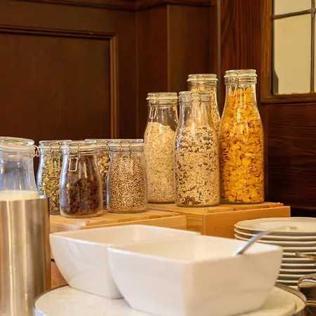 Zum Ritter St Georg - Oldest Residential Building In Since 1592