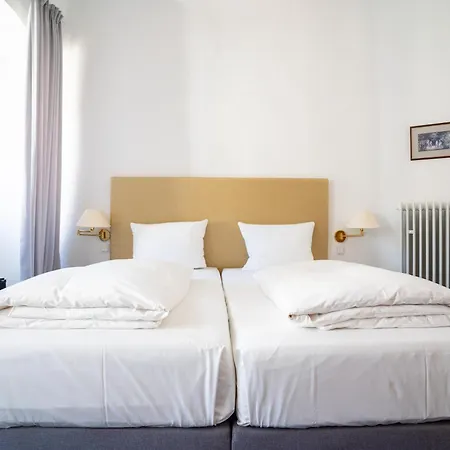 Zum Ritter St Georg - Oldest Residential Building In Since 1592 3* Heidelberg