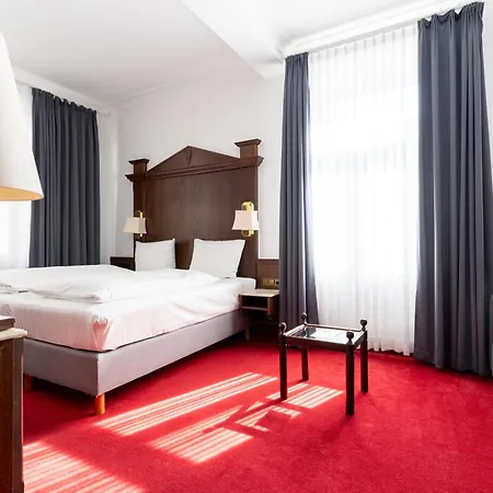 Zum Ritter St Georg - Oldest Residential Building In Since 1592