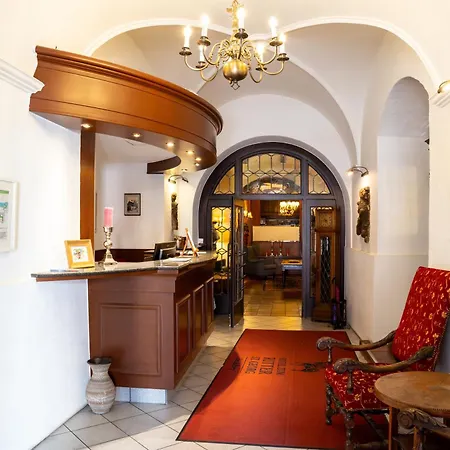 Zum Ritter St Georg - Oldest Residential Building In Since 1592