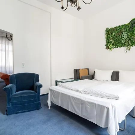 Zum Ritter St Georg - Oldest Residential Building In Since 1592 Heidelberg