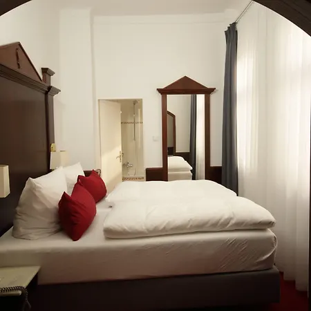 Szálloda Zum Ritter St Georg - Oldest Residential Building In Since 1592 3*