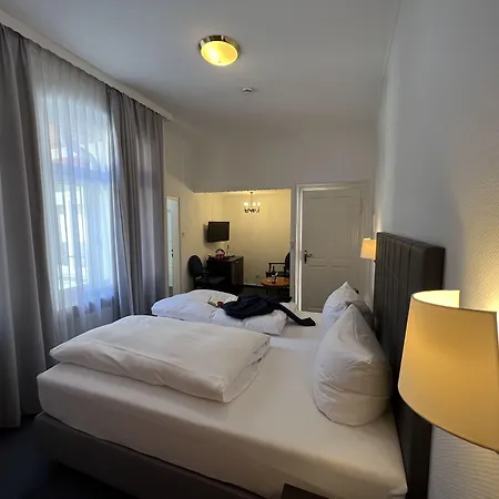 Zum Ritter St Georg - Oldest Residential Building In Since 1592 Heidelberg