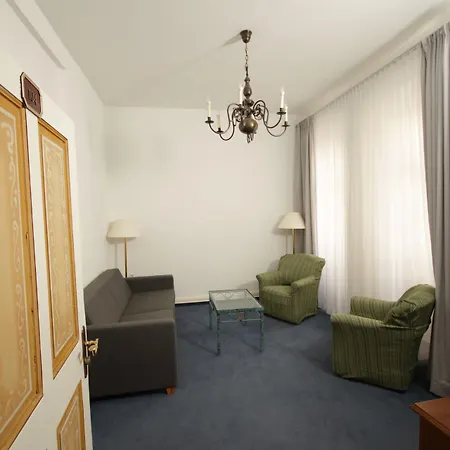 מלון Zum Ritter St Georg - Oldest Residential Building In Since 1592 היידלברג