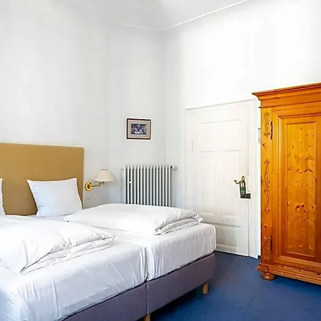 Hotel Zum Ritter St Georg - Oldest Residential Building In Since 1592 3*
