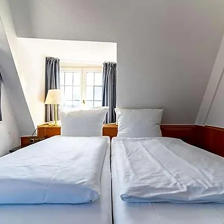Zum Ritter St Georg - Oldest Residential Building In Since 1592 Hotel 3*