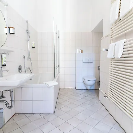 Zum Ritter St Georg - Oldest Residential Building In Since 1592 Hotel 3*