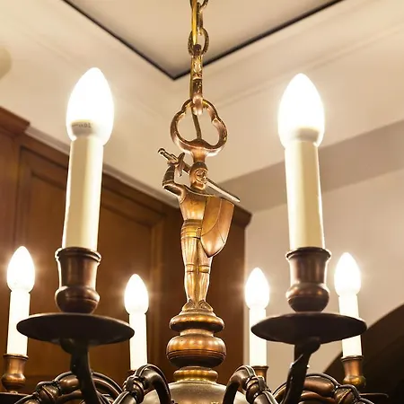 Zum Ritter St Georg - Oldest Residential Building In Since 1592 מלון היידלברג