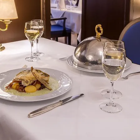 Szálloda Zum Ritter St. Georg 4*