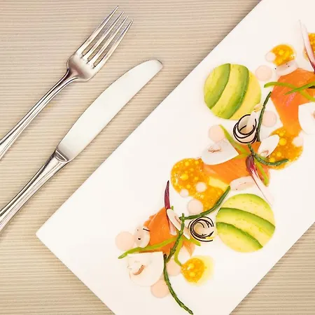 מלון Zum Ritter St Georg - Oldest Residential Building In Since 1592 היידלברג