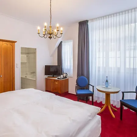 Zum Ritter St Georg - Oldest Residential Building In Since 1592 3* היידלברג