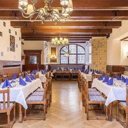 Zum Ritter St Georg - Oldest Residential Building In Since 1592 היידלברג