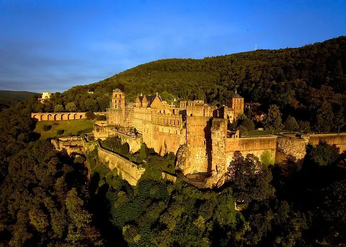 Hotel Zum Ritter St Georg - Oldest Residential Building In Since 1592 3*