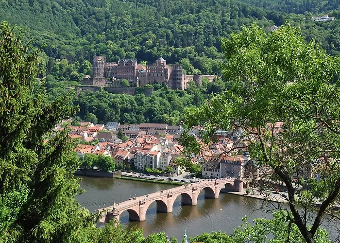 Zum Ritter St Georg - Oldest Residential Building In Since 1592 3*