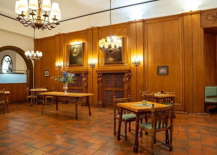 Hotel Zum Ritter St Georg - Oldest Residential Building In Since 1592 Heidelberg