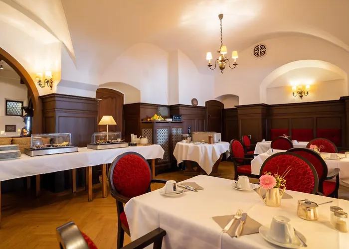 Zum Ritter St Georg - Oldest Residential Building In Since 1592 Hotel