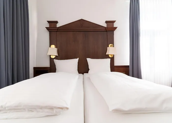 Zum Ritter St Georg - Oldest Residential Building In Since 1592 3* Heidelberg