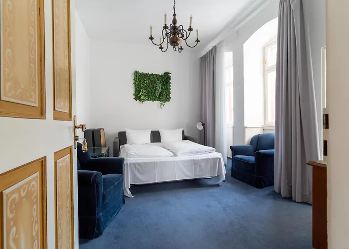 Zum Ritter St Georg - Oldest Residential Building In Since 1592 Hotel 3*