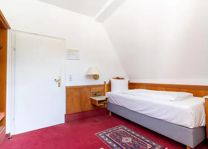 Hotel Zum Ritter St Georg - Oldest Residential Building In Since 1592 3*