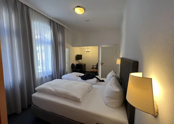 Zum Ritter St Georg - Oldest Residential Building In Since 1592 Heidelberg