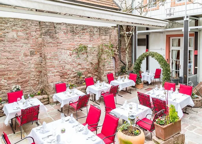 Zum Ritter St Georg - Oldest Residential Building In Since 1592 Hotel