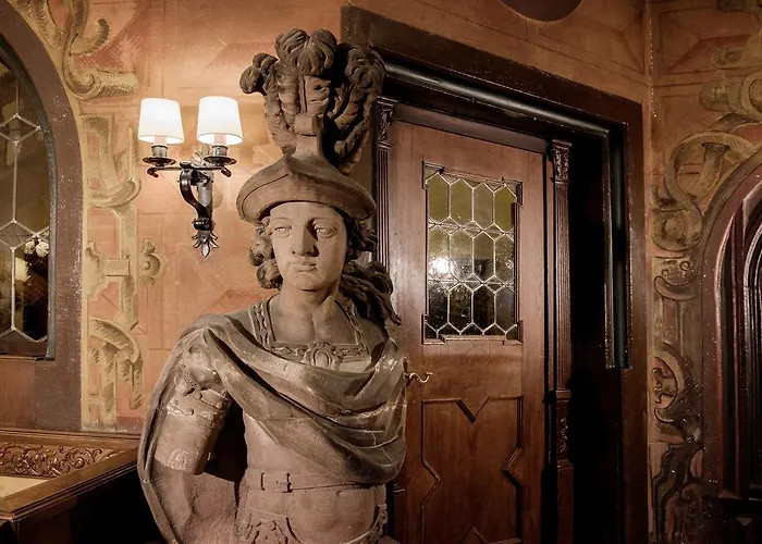 Zum Ritter St Georg - Oldest Residential Building In Since 1592 Hotel 3*